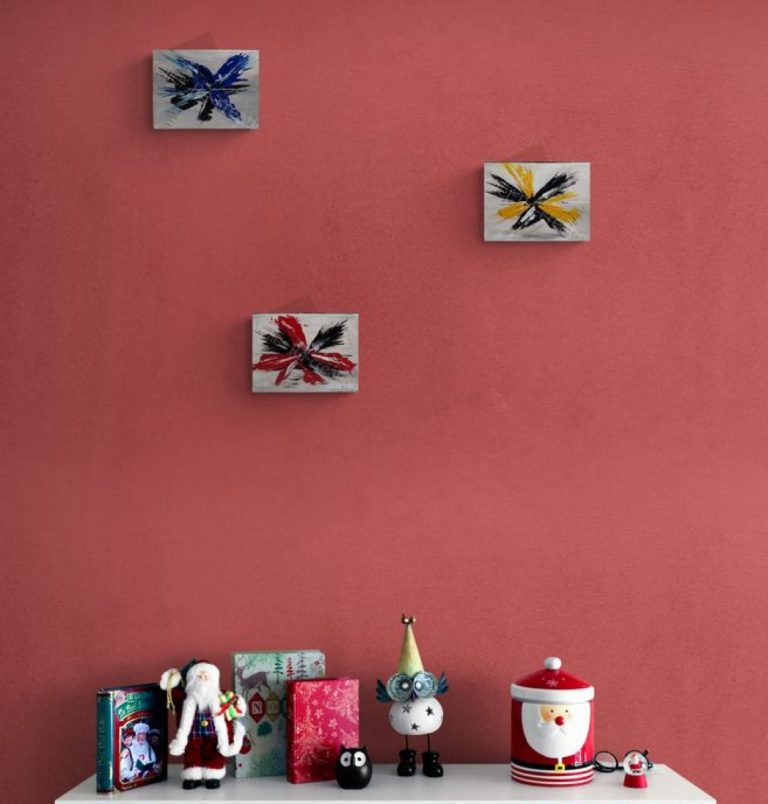 christmas_goodies_on_white_shelf_1200px